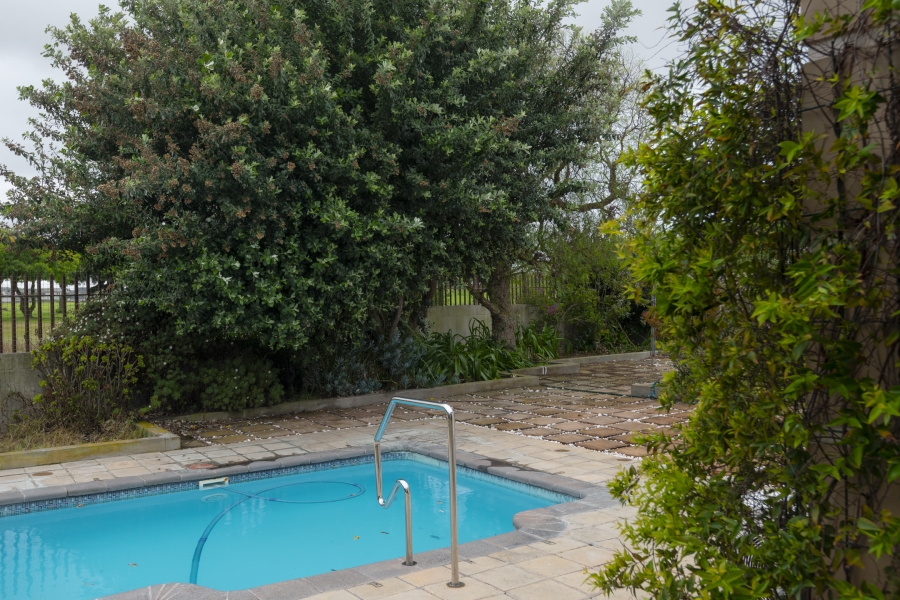 5 Bedroom Property for Sale in Country Club Western Cape